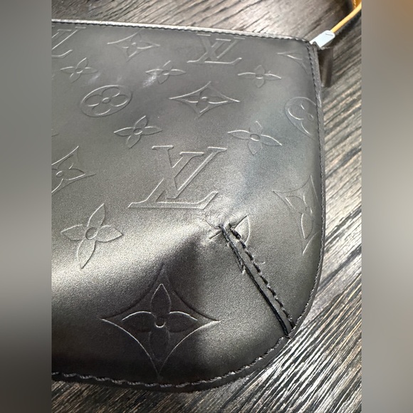 Louis Vuitton Fowler Leather Handbag - Picture 3 of 13